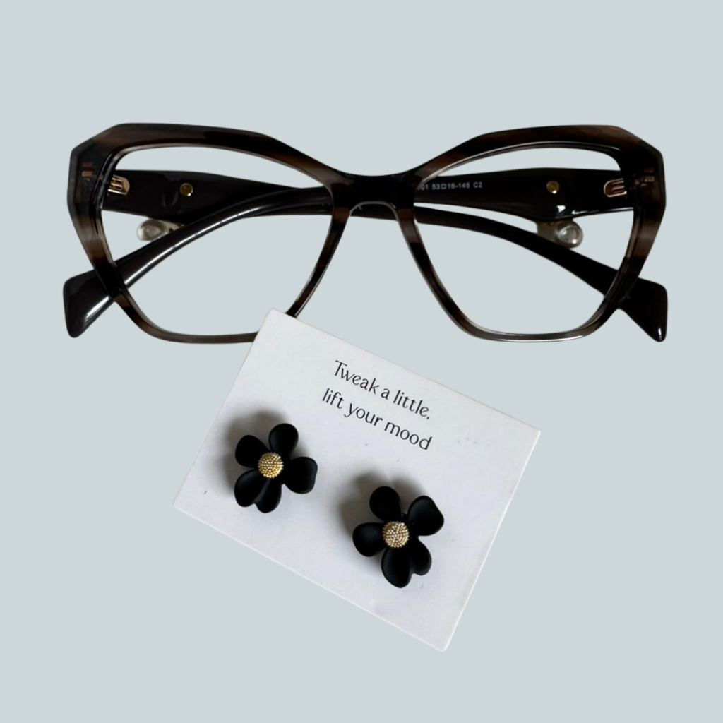 Cat eye duo charm